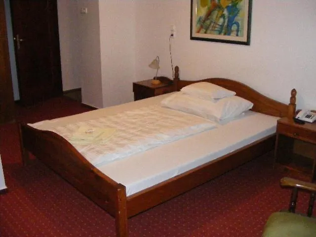 Fama 3* Hódmezővásárhely